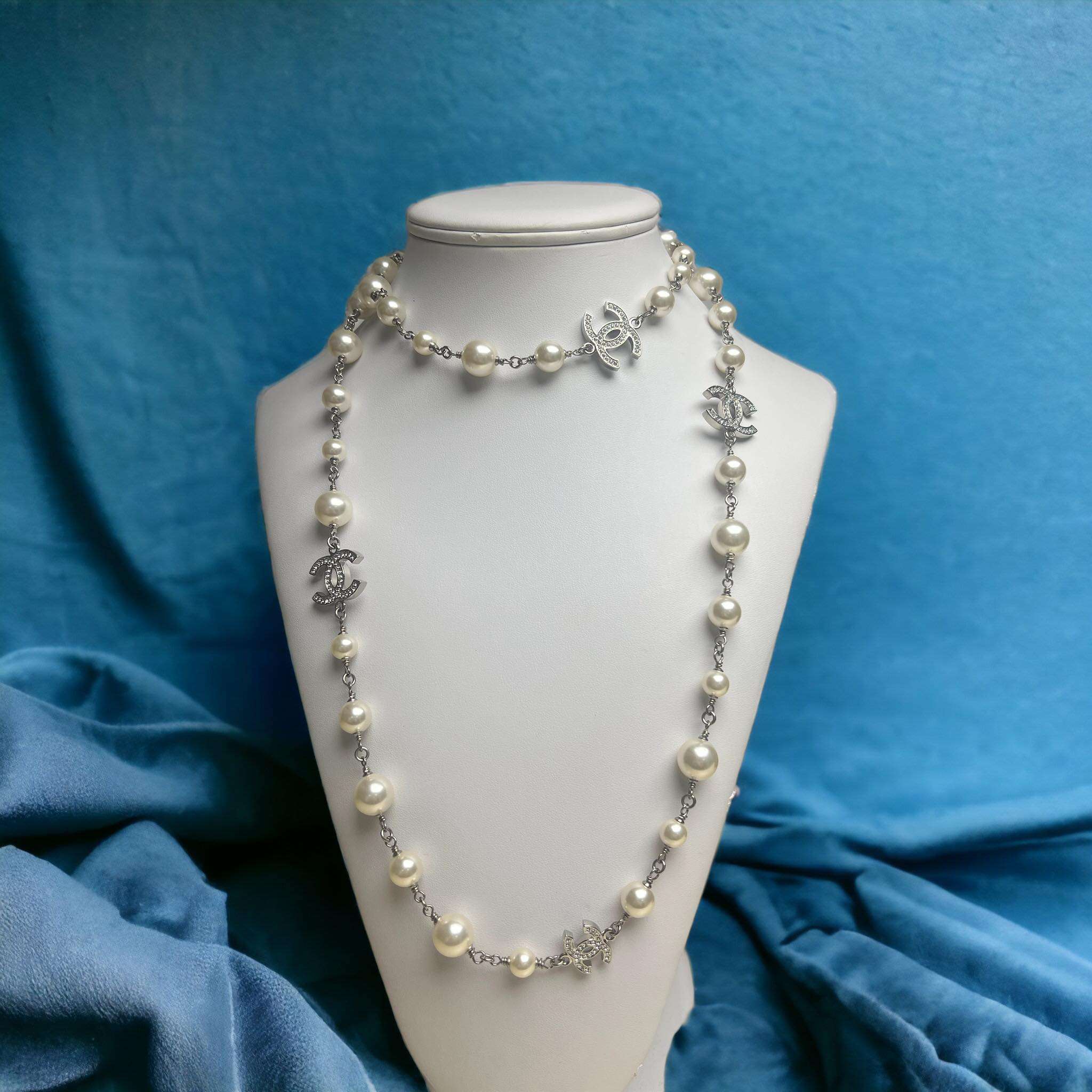 Sautoir Chanel à perles – Image 2