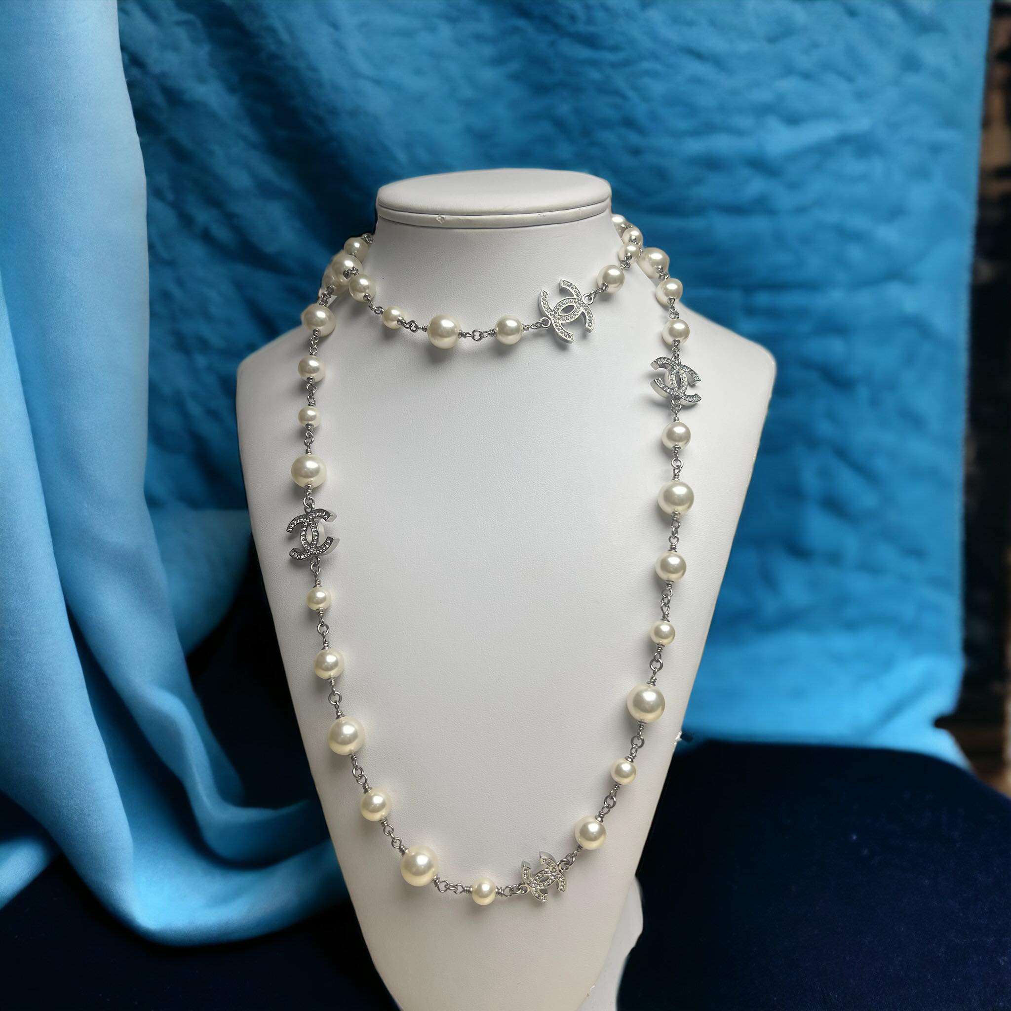 Sautoir Chanel à perles – Image 3