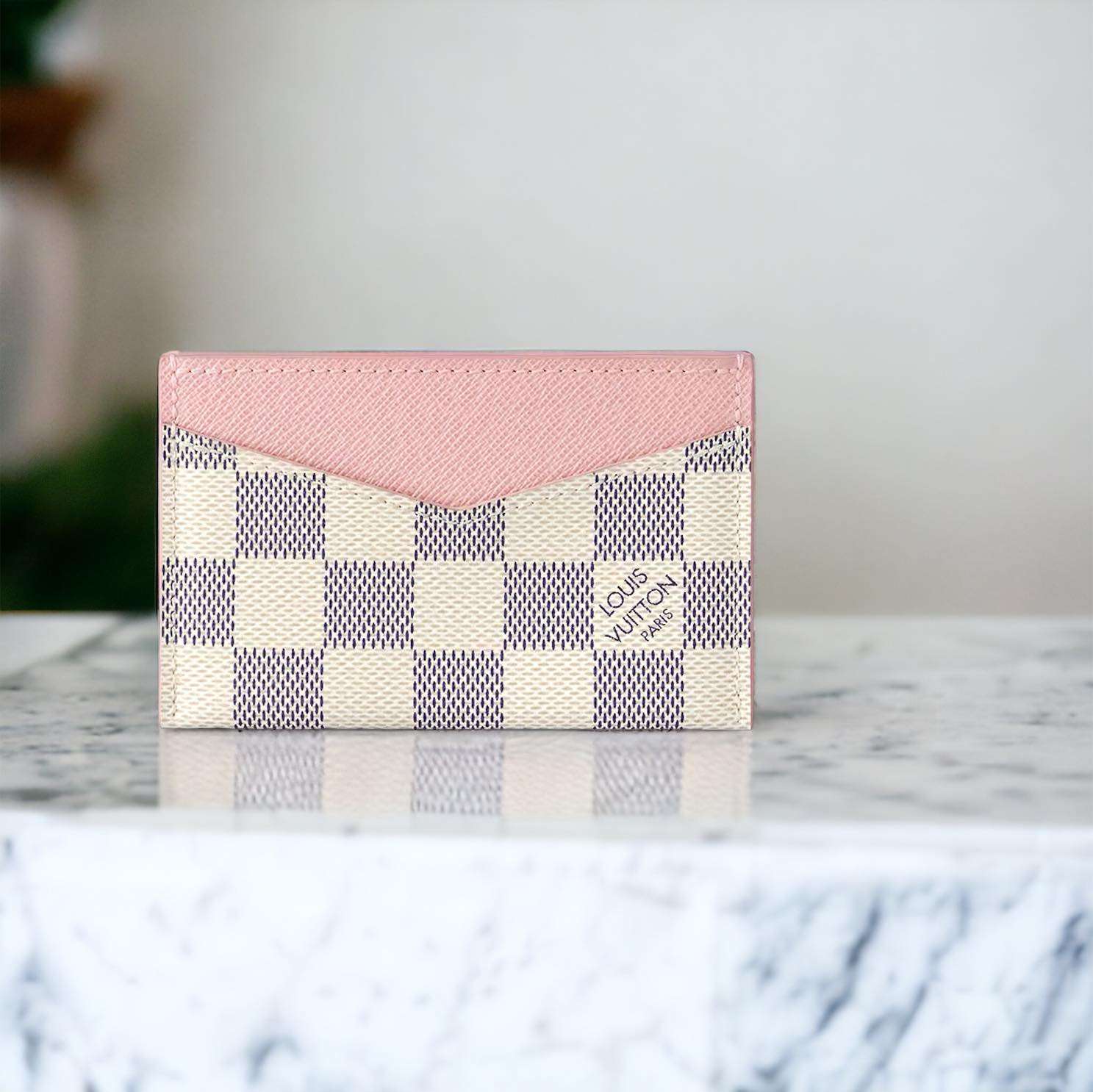 Porte cartes Louis Vuitton damier blanc et rose – Image 3