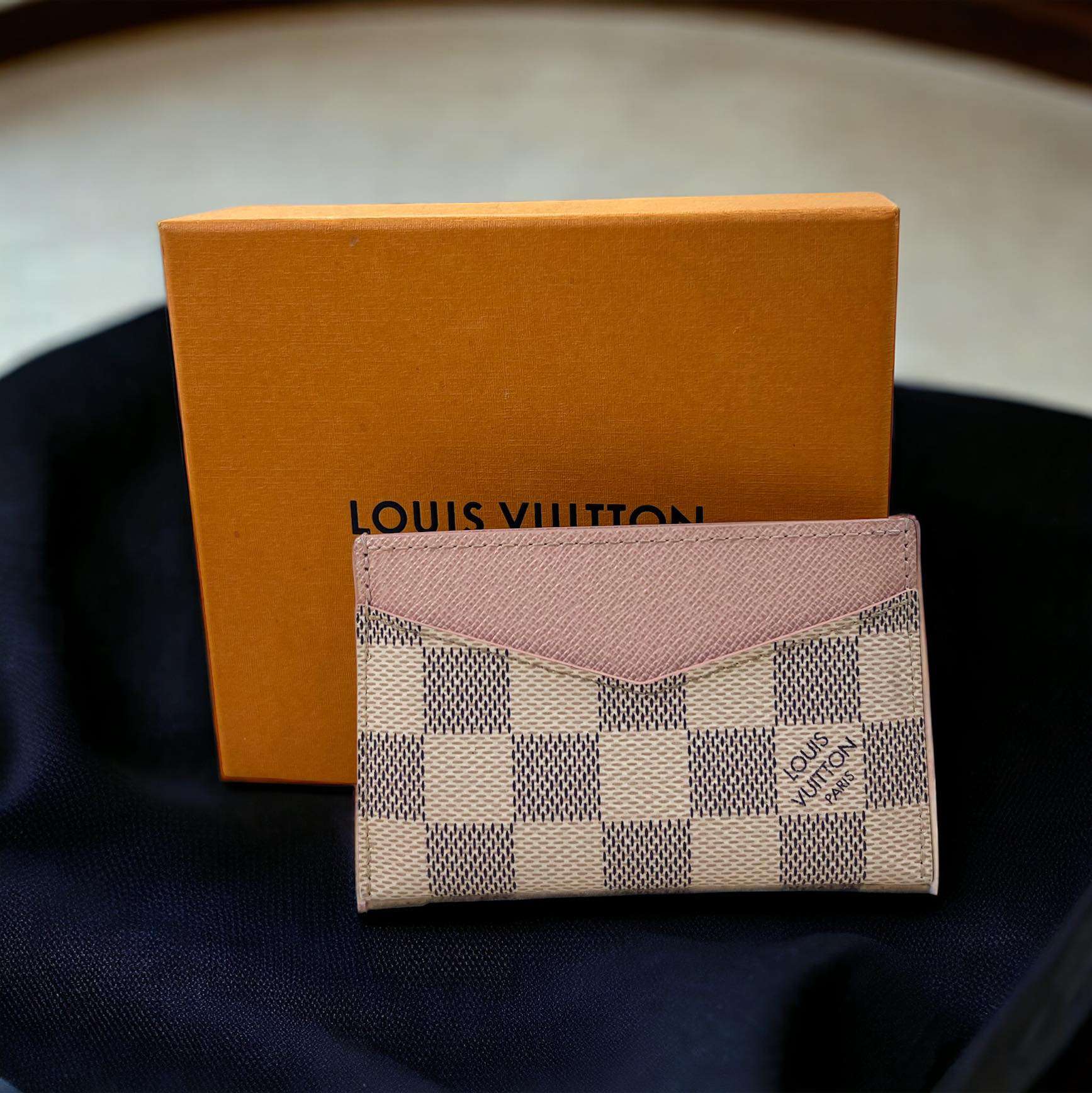 Porte cartes Louis Vuitton damier blanc et rose – Image 7