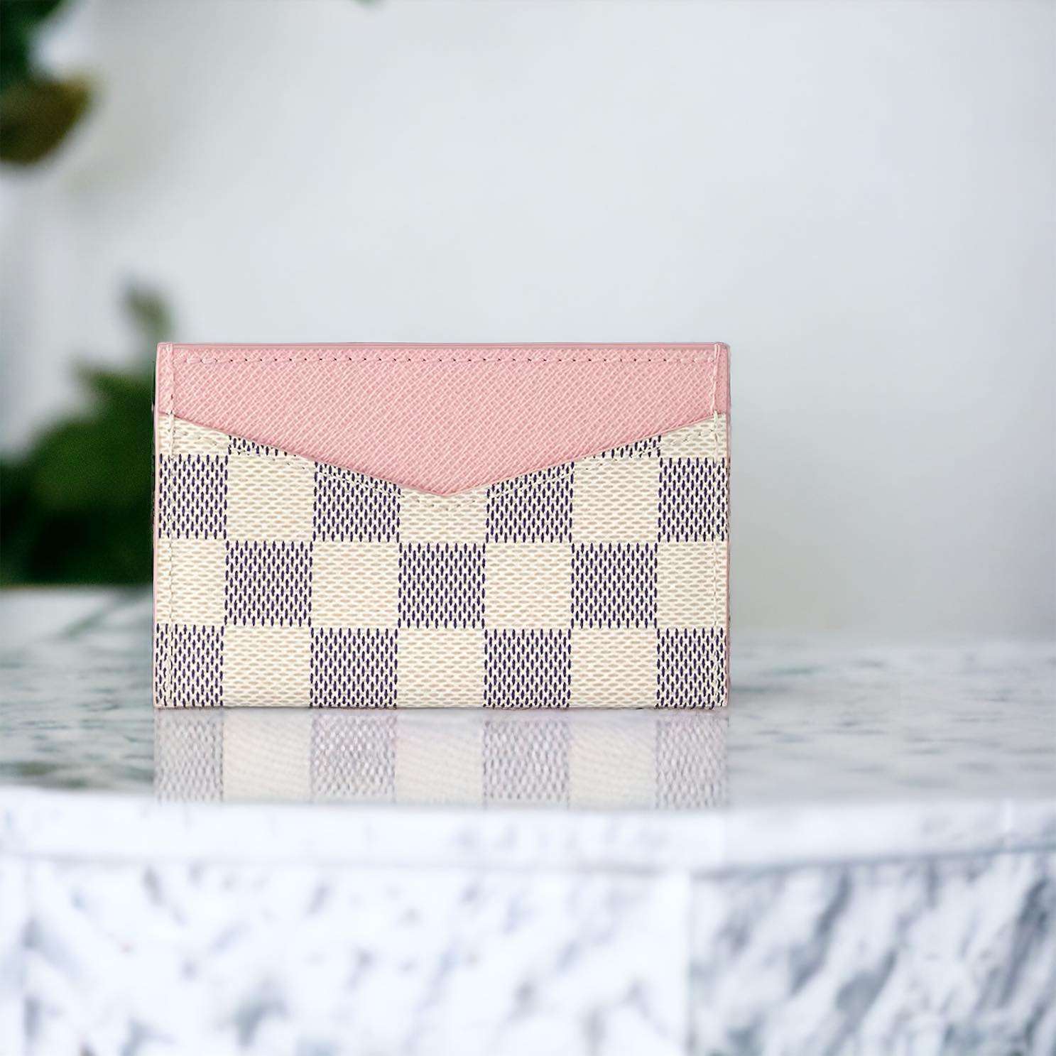 Porte cartes Louis Vuitton damier blanc et rose – Image 4