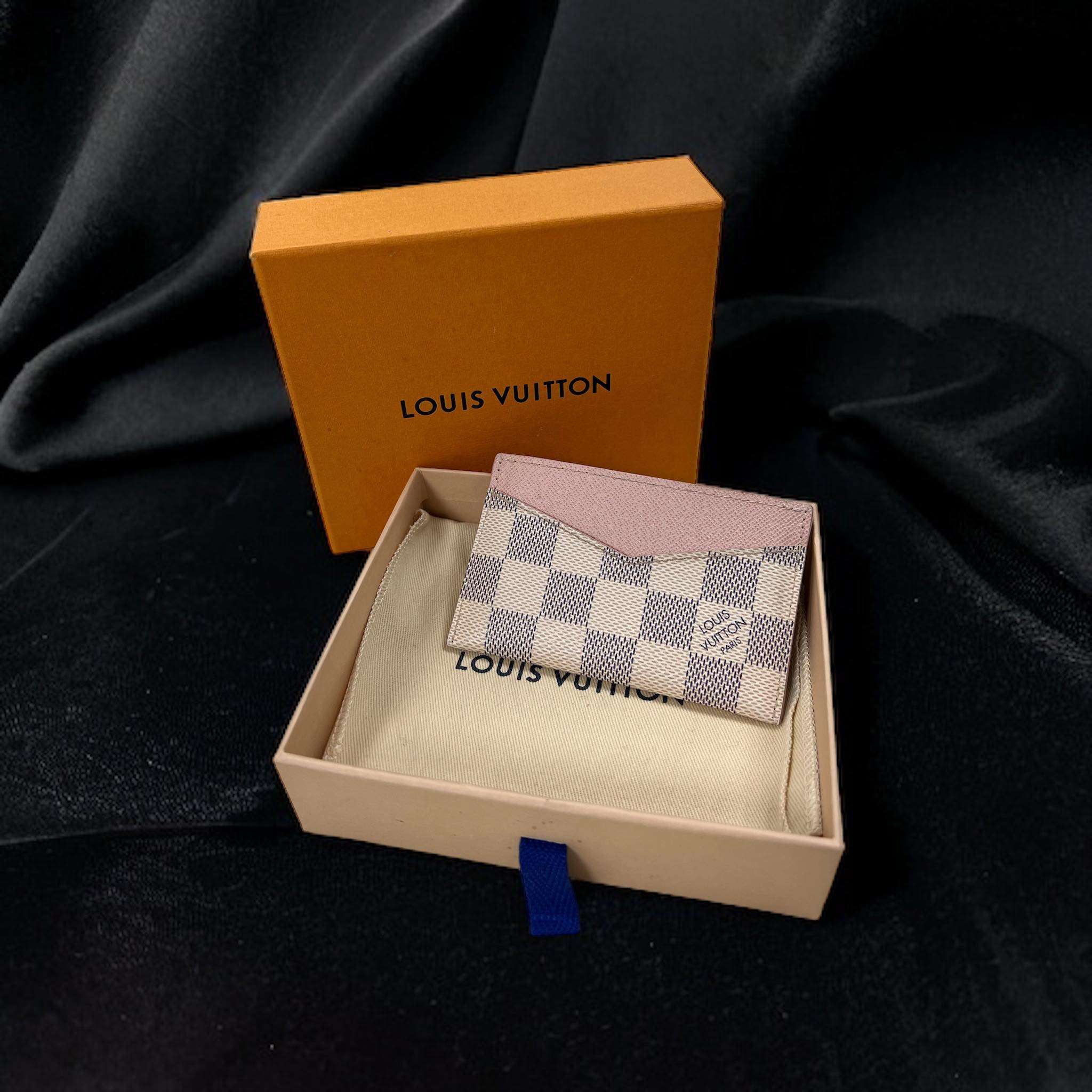Porte cartes Louis Vuitton damier blanc et rose – Image 2