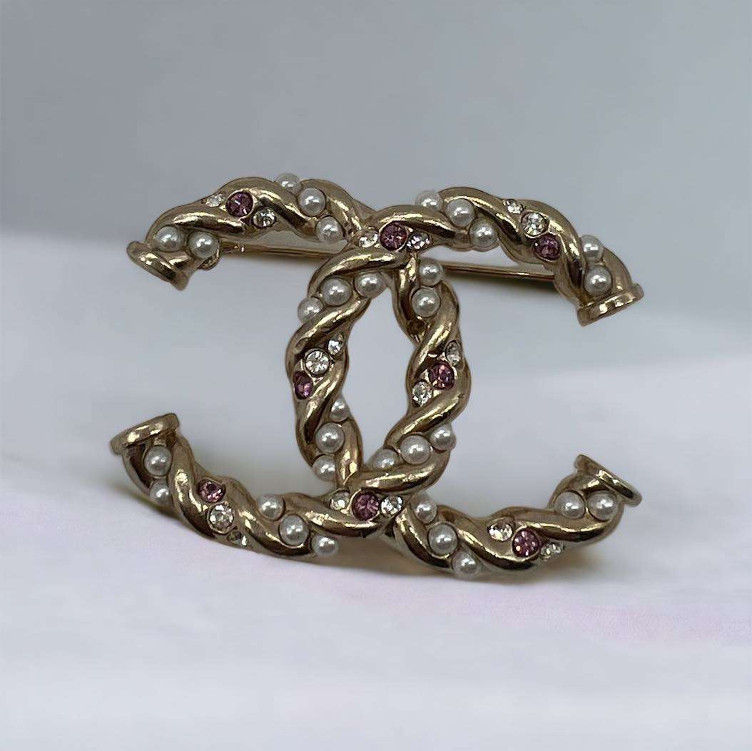 Broche Chanel perles et strass – Image 2