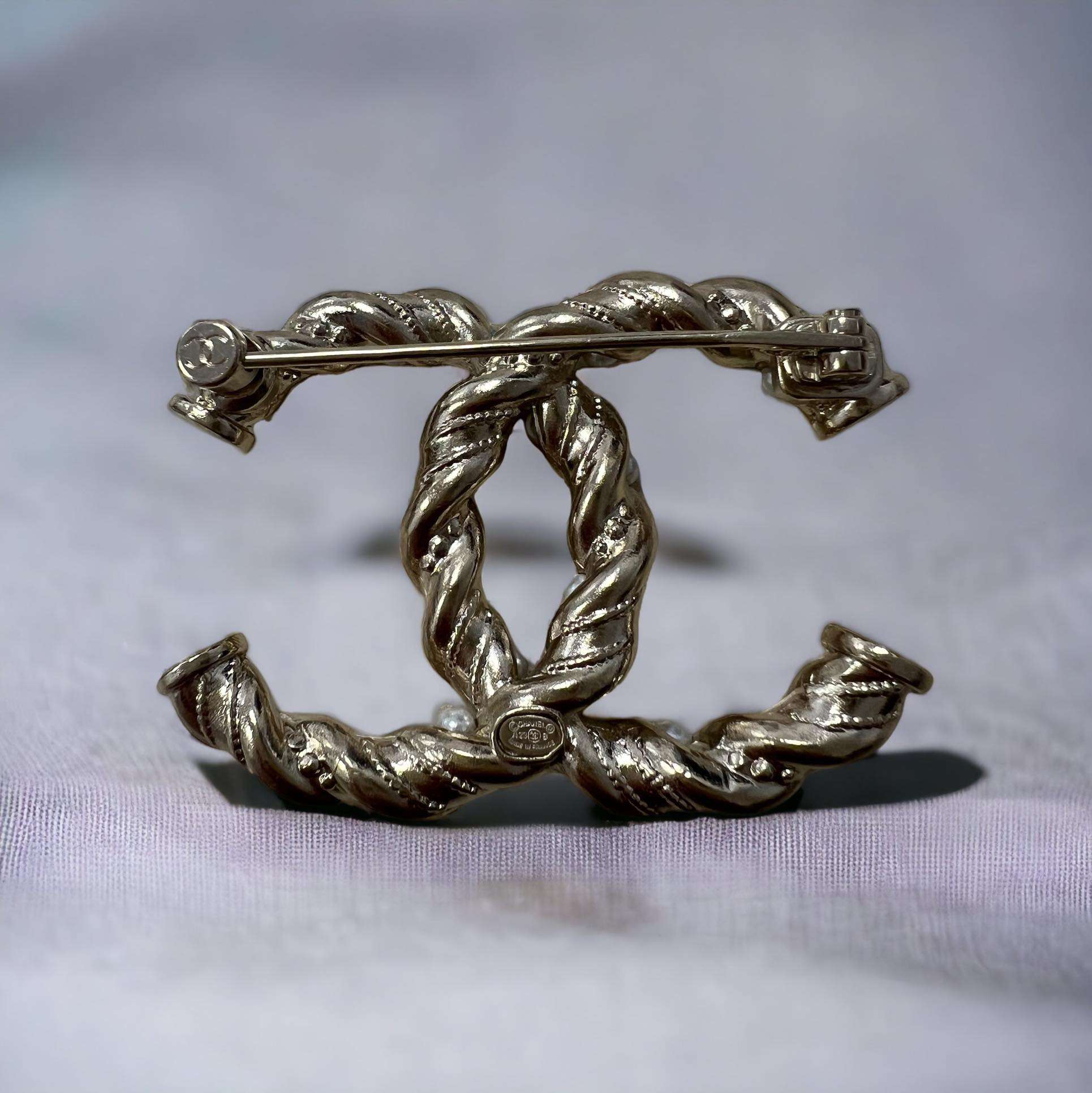 Broche Chanel perles et strass – Image 4