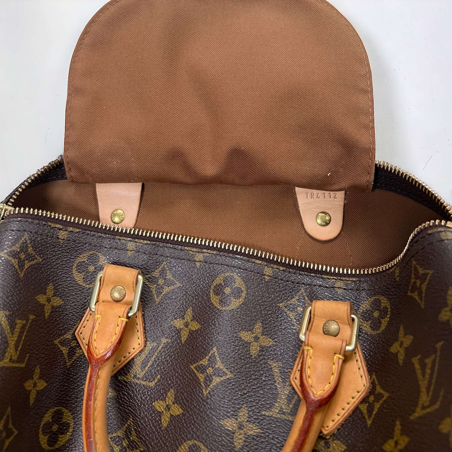 Sac à main Louis Vuitton Speedy 30 monogramme marron – Image 11