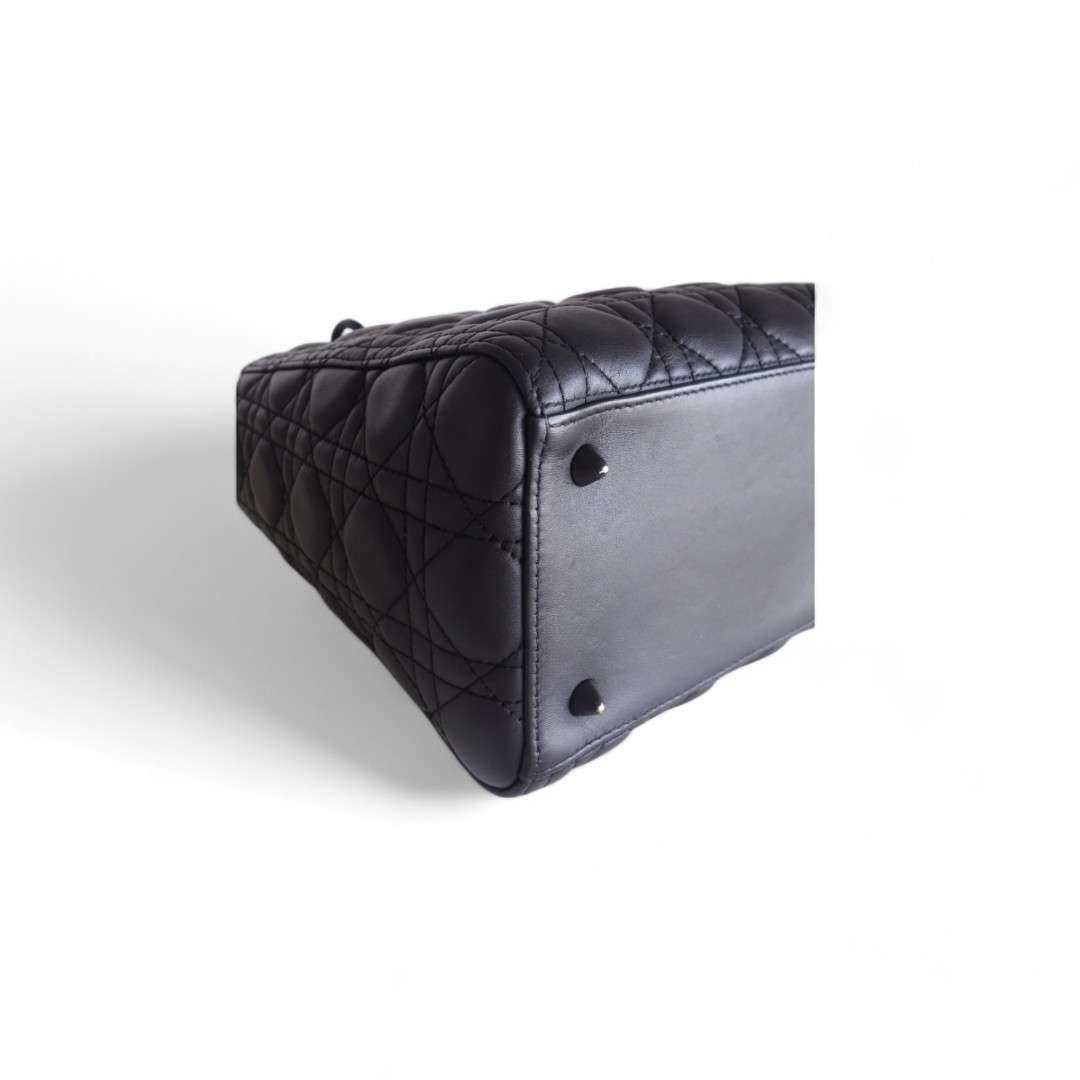 Sac Lady Dior Ultra Matte Medium noir – Image 6