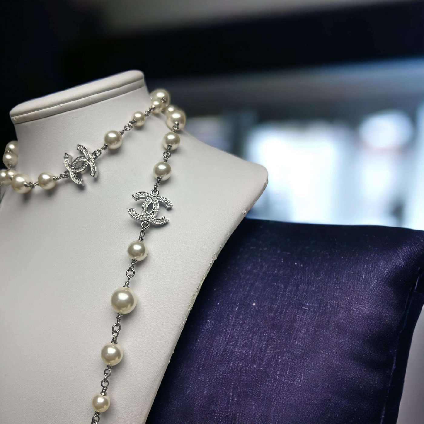 Sautoir Chanel à perles – Image 4