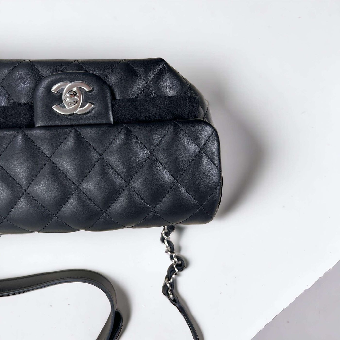 Sac ceinture Chanel noir – Image 4