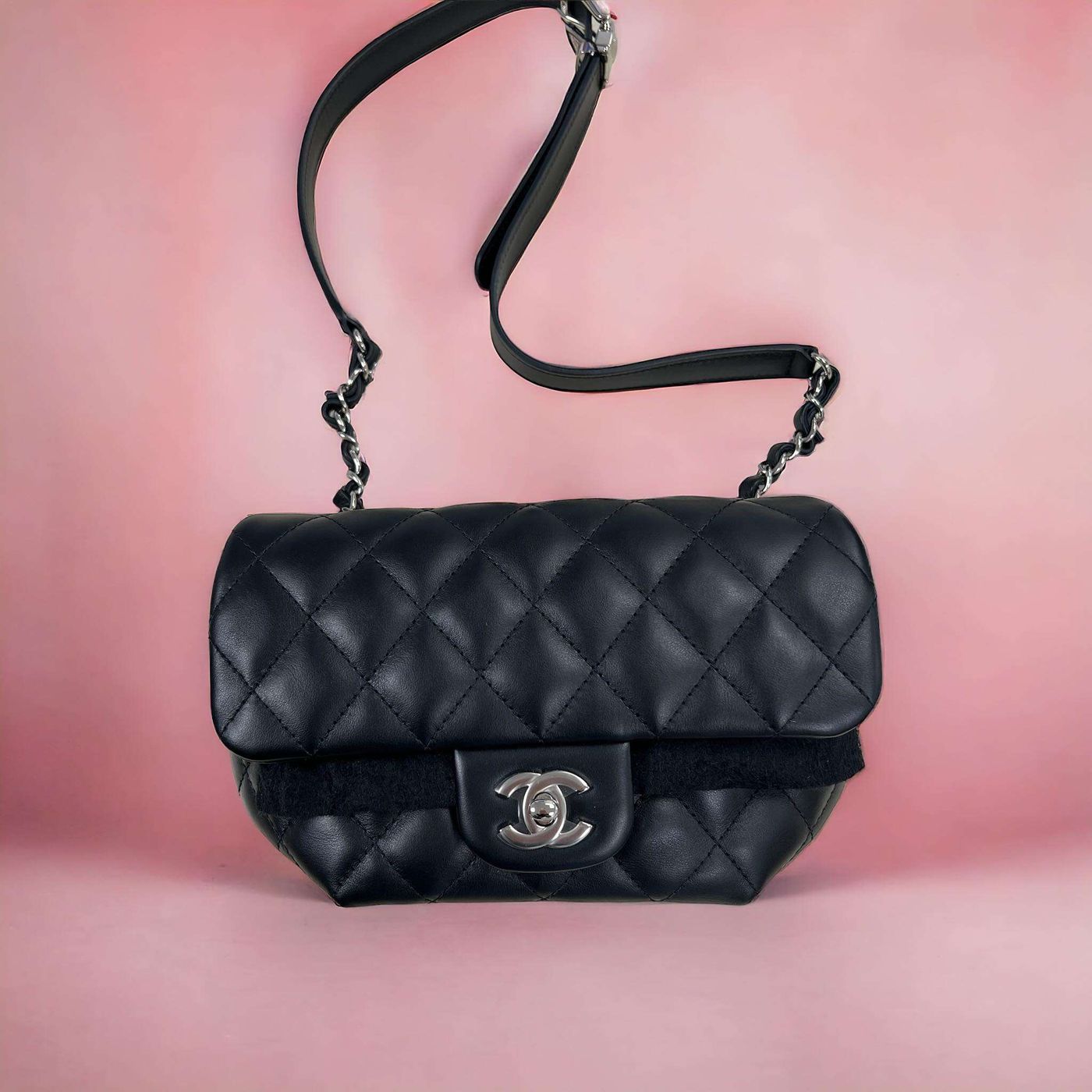 Sac ceinture Chanel noir – Image 2