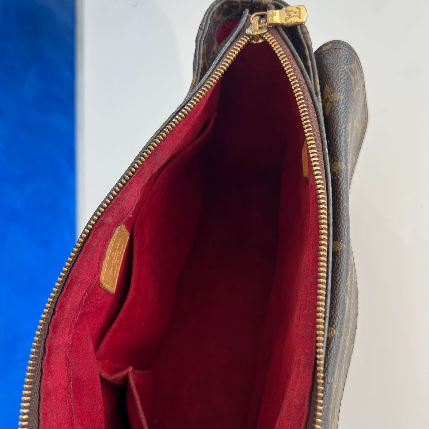 Sac à main Louis Vuitton Viva cité – Image 17