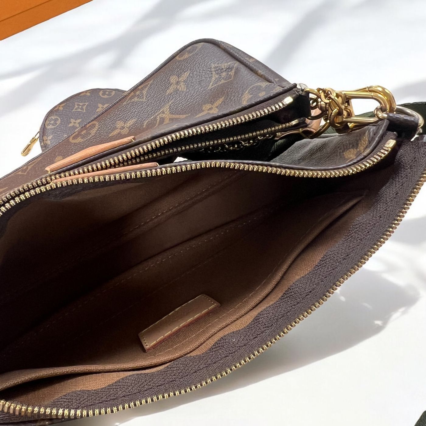 Sac bandoulière Multi-pochette Louis Vuitton – Image 12