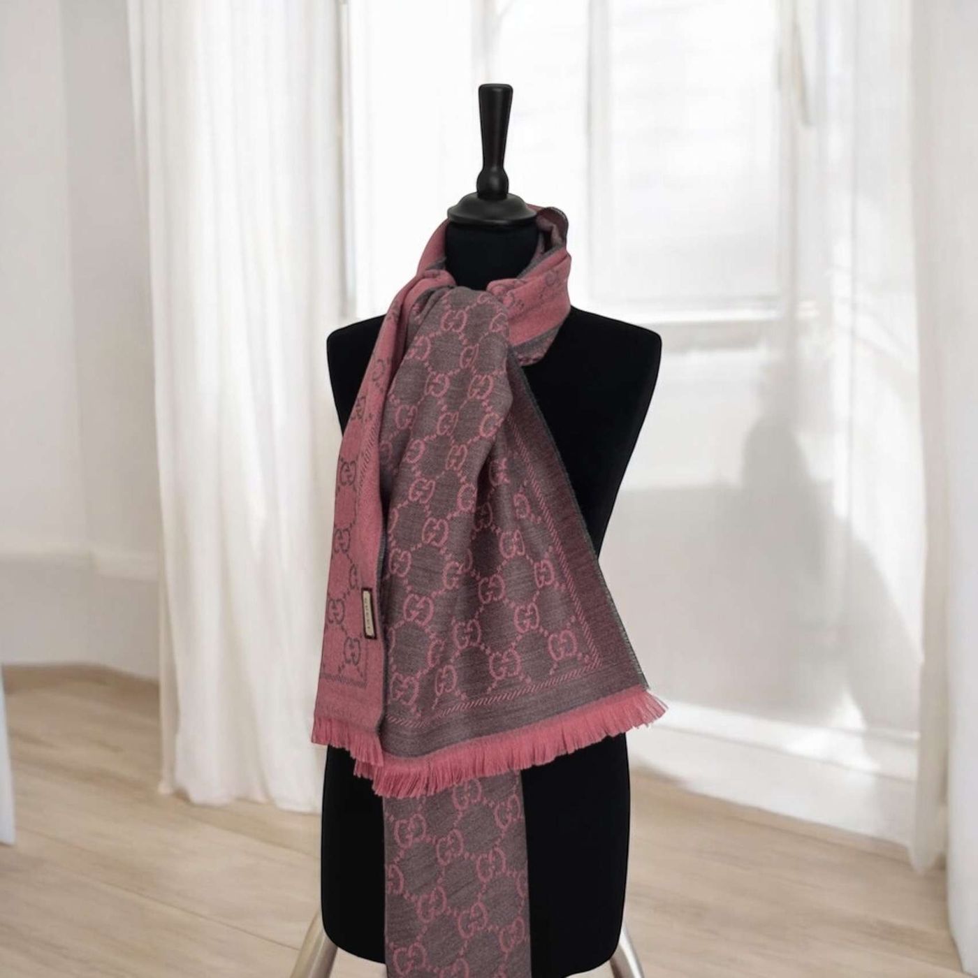 Echarpe Gucci en laine rose reversible – Image 3