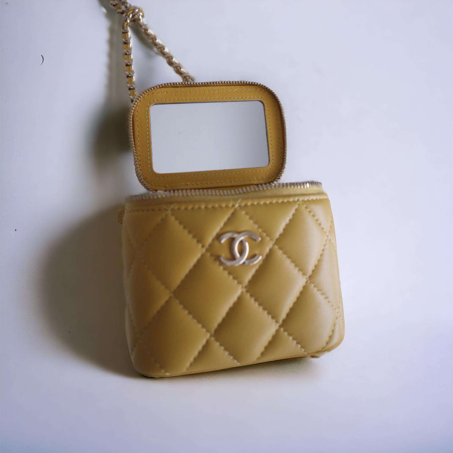 Sac Chanel mini jaune – Image 4