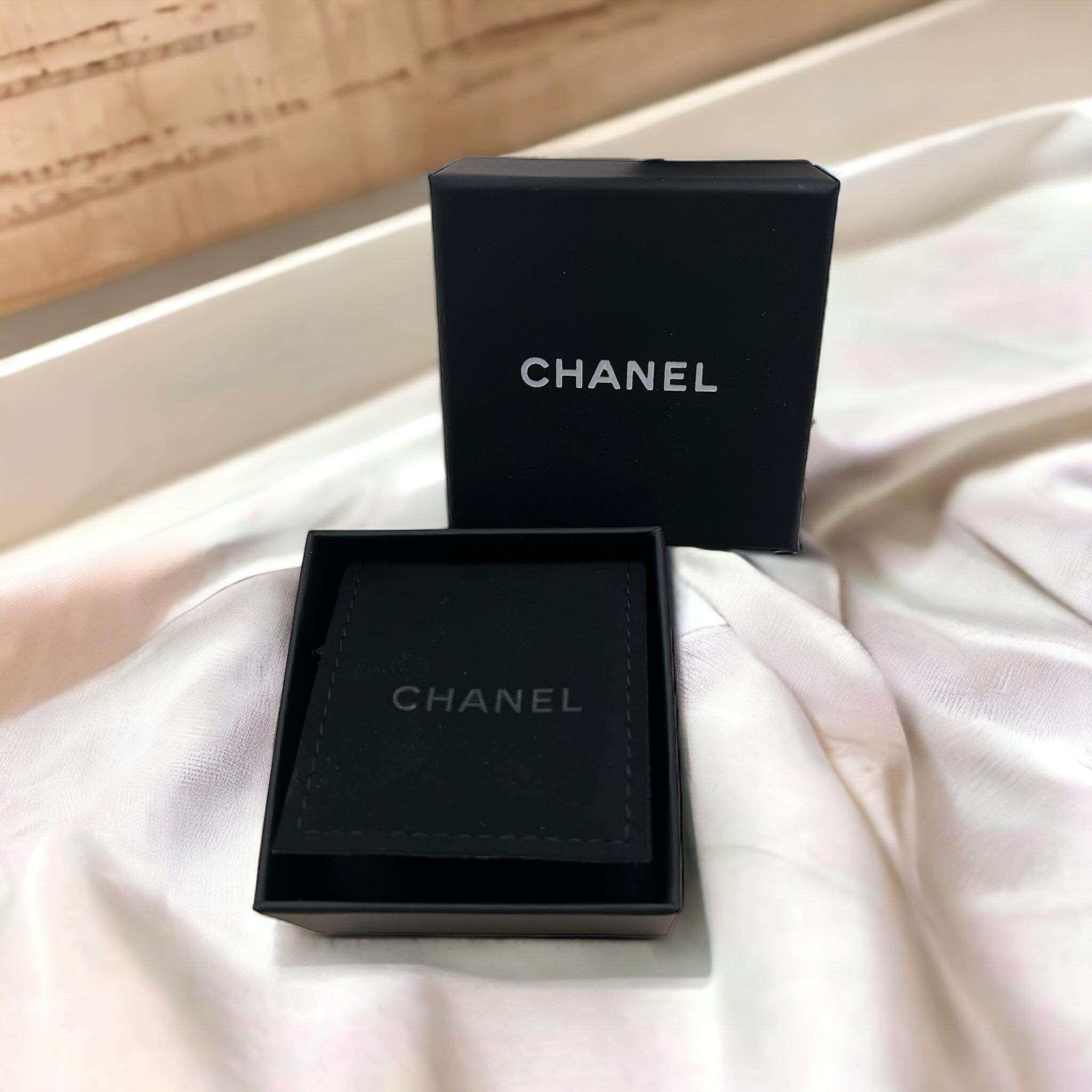 Boucles d'oreilles Chanel – Image 6