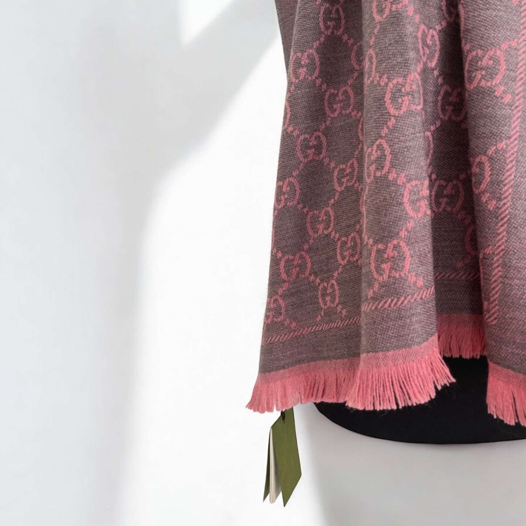 Echarpe Gucci en laine rose reversible – Image 4