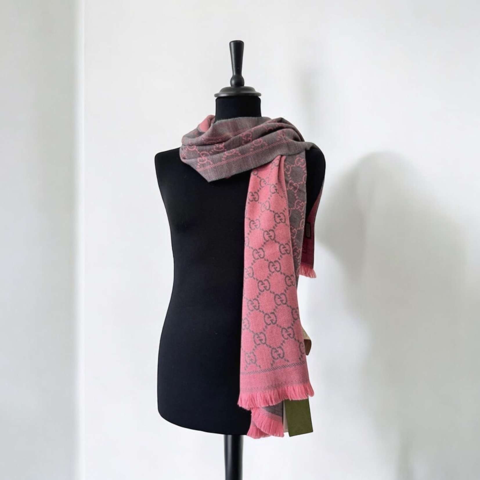 Echarpe Gucci en laine rose reversible – Image 7