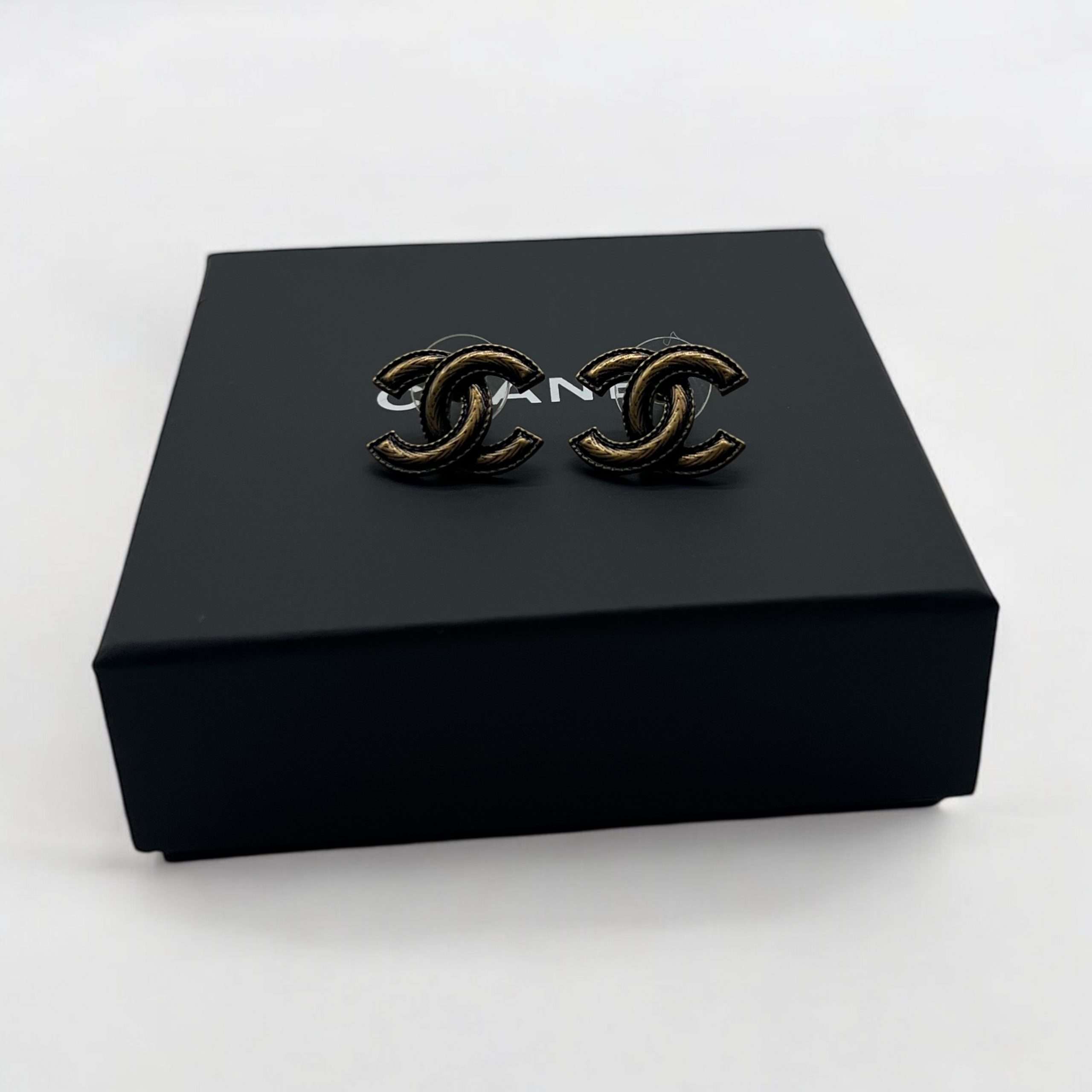 Boucles d'oreilles Chanel – Image 4